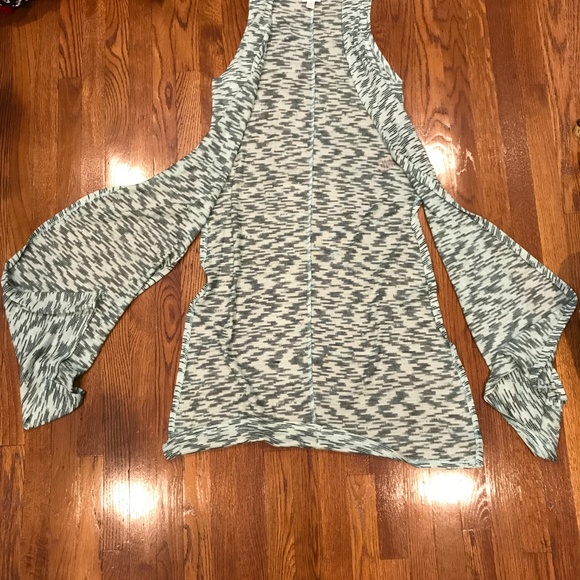 LuLaroe Joy Duster Mint Green Sz XS Cardigan Cute Boho Cochella Free Flow - Picture 6 of 7
